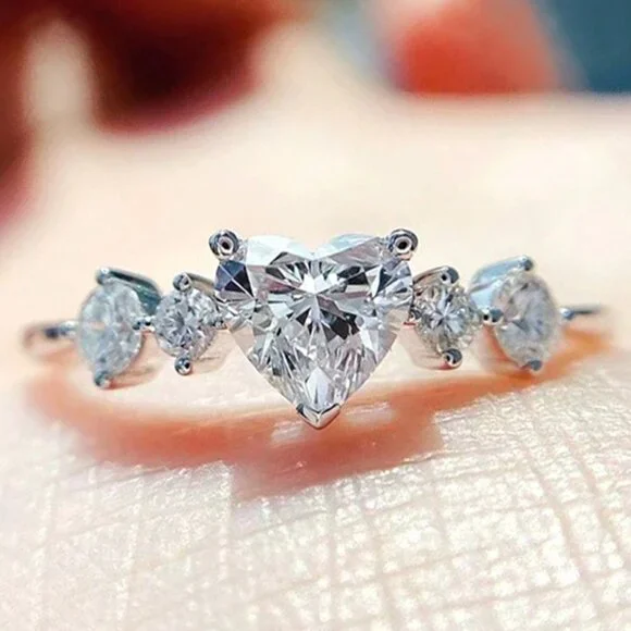 🎁 Crystal Clear Sweet Pure Heart CZ Anillos Shiny CZ LovelyHeart Ring,UNVN12020 - Picture 3 of 7